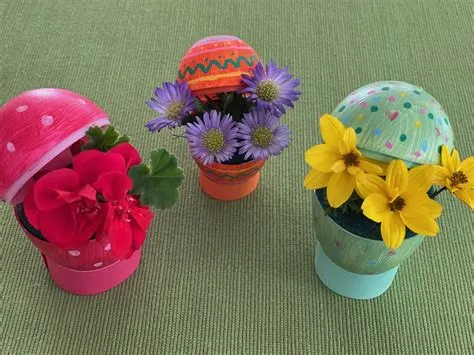 Plastic Egg Easter Crafts: How to Make an Egg Vase