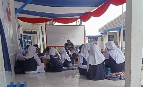 Outing Class UPT SPF SMP Negeri 48 Makassar Dilaksanakan di lingkungan ...