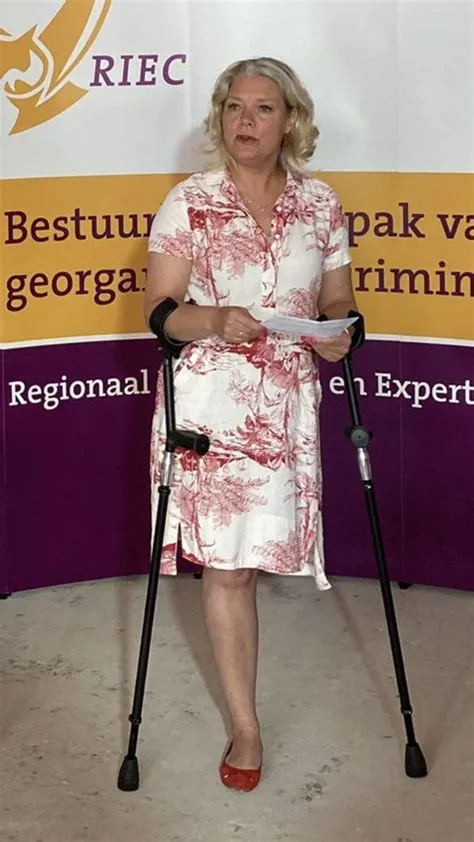 One-legged women are the best!