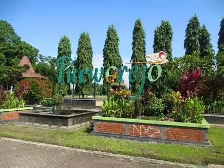 Alun-alun Terluas di Jawa Tengah - Wisata Kedu