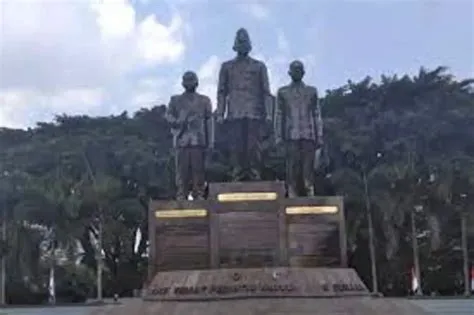 Cerita di Balik Monumen Triumviraat sebagai Simbol Apresiasi Perintis ...