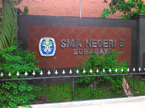 SMA Negeri 5 Surabaya - Surabaya