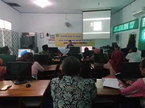 "PENGUATAN PENGGUNAAN PRESENSI PUSAKA" Di MTs Negeri 9 Jember