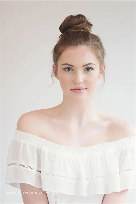 Simple head shot pose. Styled shoot for a modeling portfolio including ...