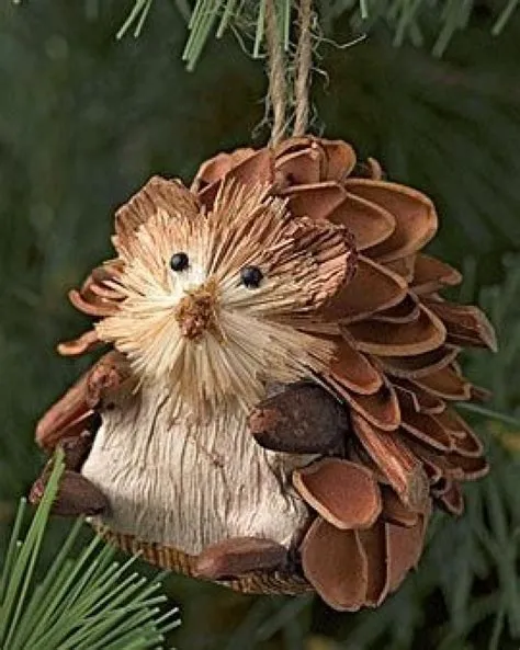 15 merveilleuses décorations de Noël à faire avec des pommes de pin ...