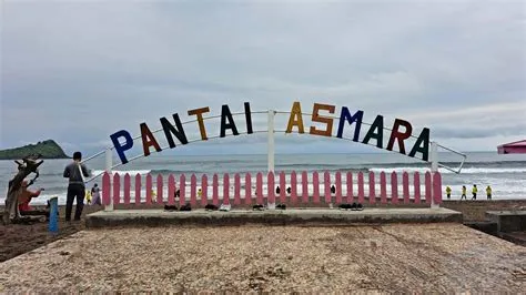 Pantai Asmara, Wisata Pantai Eksotis Tersembunyi di Jember ...