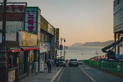 aesthetic sunset wallpaper, busan | Laptop wallpaper, Computer ...