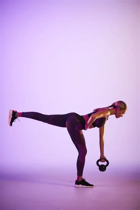 Back workout at gym | Pin Fitness Goals | Workout pictures, Women ...