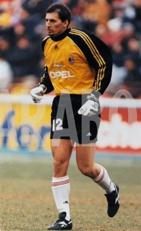 AC Milan 1998-99 GK 2 Kit