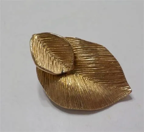 Vintage Amway Brushed Gold Tone Double Leaves Brooch … - Gem