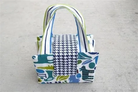 13 Scripture Tote Tutorials to Make {free patterns} | Scripture bag ...