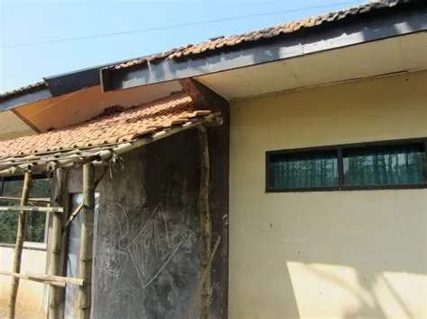 SMP NEGERI 4 WONOMERTO SATU ATAP - annibuku.com