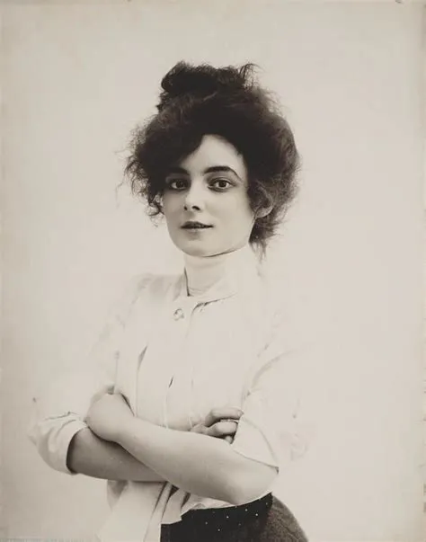 Beautiful Photos Film Actress at Alyssa Dalziel blog