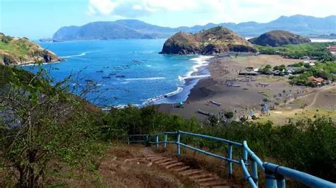 Keindahan Destinasi Wisata Favorit Pantai Payangan Jember - TOPWISATA