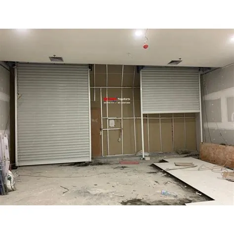 Pemasangan Rolling Door Electric Full Perforated 0,8mm di Christhoper ...