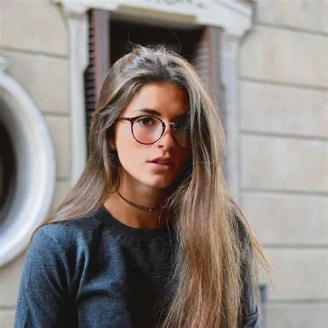 Épinglé par Sarah Stice sur street style | Femme, Belles femmes, Actrice