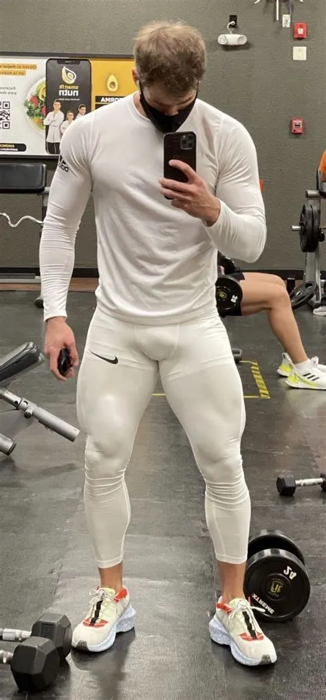 de Eric Kern en Men in tight pants | Ropa adidas hombre, Ropa gym ...