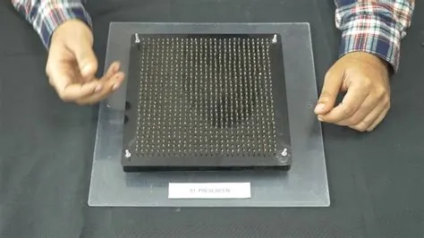 81 Pin screen - YouTube