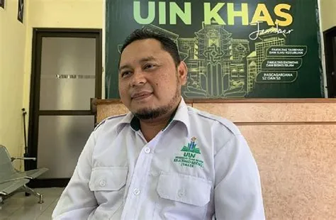 Rektor UIN KHAS Jember Dangdutan Bareng Mahasiswi di Masjid, Humas ...