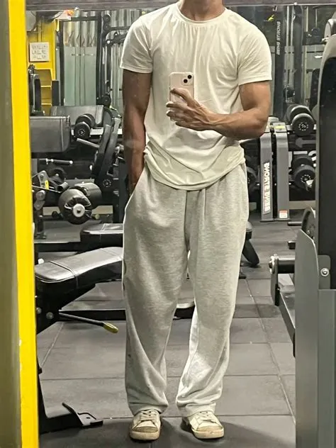 by Farid Sotomayor on O🧢 | Gym outfit men, Sporty outfits men ...