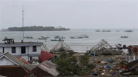 Sejarah Peristiwa Tsunami yang Terjadi di Pantai Selatan Jawa