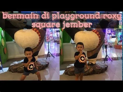 Bermain bola di Roxy square Jember || bermain di Playground Roxy jember ...