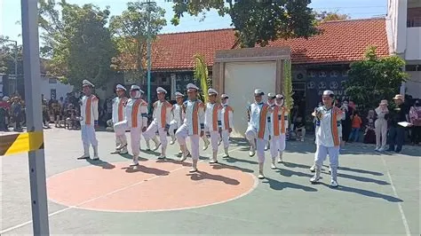 PENAMPILAN VARFOR SMPN 6 SURABAYA DI LKBB PROSPEROUS 2023 - YouTube