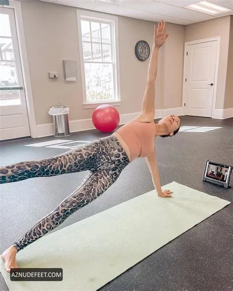 KIM JAVA Feet - AZNudeFeet