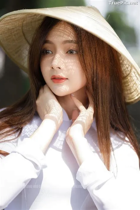 Vietnamese Model - Beautiful Girl and Daisy Flower (129 pictures)