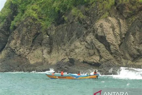 11 peserta ritual di Pantai Payangan Jember ditemukan meninggal dunia ...