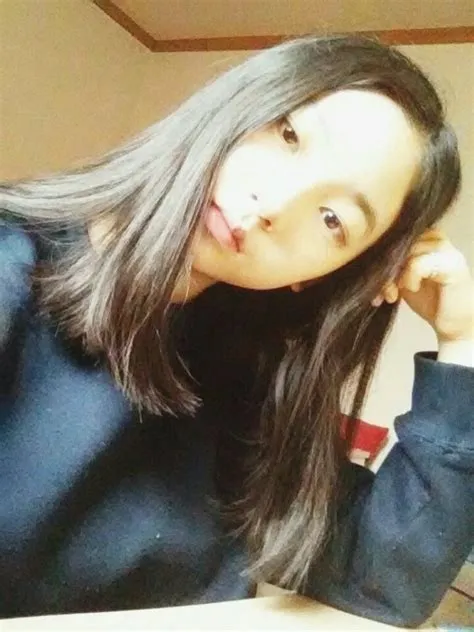 de Lonelyattheclub em Karina