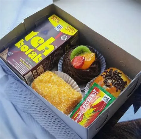 DUA MAHKOTA SNACK BOX