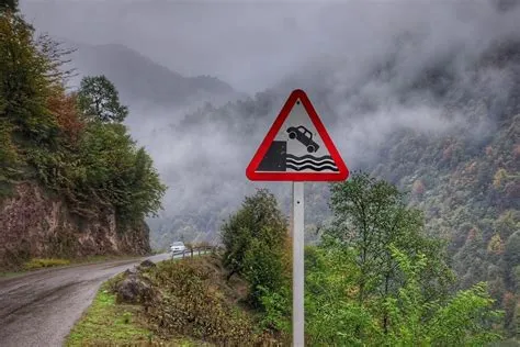 Jalan Gunung Gumitir Perbatasan Banyuwangi-Jember, Hindari Aja