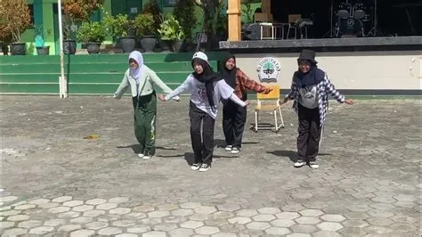 ClassMeet - DANCE AFTER SCHOOL - Avisa Art Company - SMPN 25 Malang ...