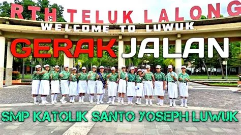GERAK JALAN SMP KATOLIK SANTO YOSEPH LUWUK 2022🇮🇩‼ - YouTube