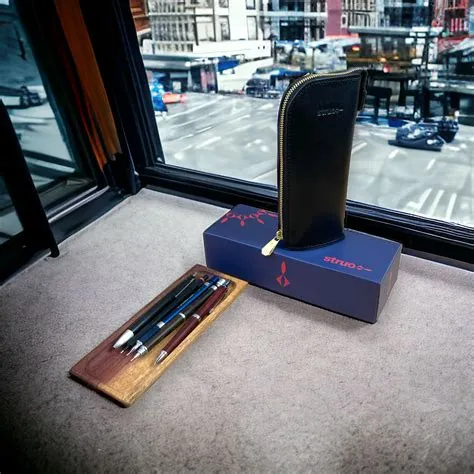 【L-高さ192mm_15本】STRUO 立てるペンケース 革 大容量 筆箱 ブランド 栃木レザー 高級 スタンドペンケース おしゃれ 立つ ...