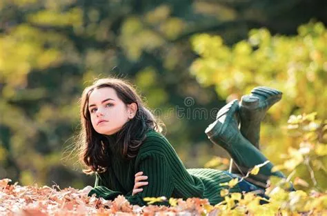 Teenage Girl in Autumn Foliage, Beauty Portrait. Young Teen in a ...