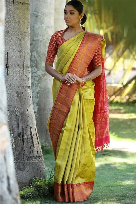 Buy Green & Yellow Dual Tone Zari Woven Kanchipuram Silk Saree Online ...