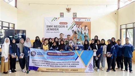 Foto Artikel : Sosialisasikan Sertifikasi Halal dan CPPOB, Prodi ...