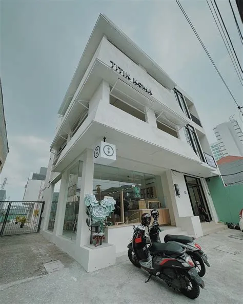 Foto & Harga Menu Kopi Titik Koma Siwalankerto Surabaya - Madhang