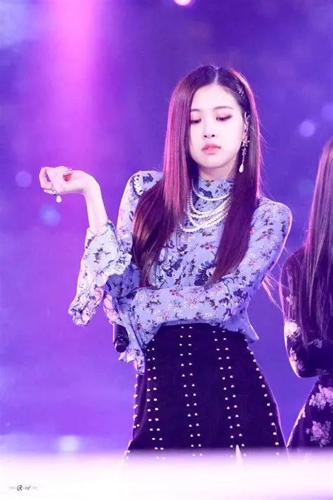 by nora philer on 1 | Blackpink rose, Rosé blackpink, Blackpink fashion