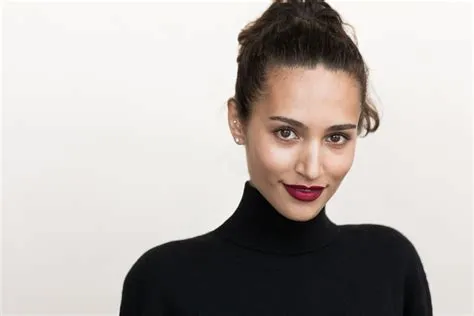 Michaela Saba - Comédienne - e-TALENTA