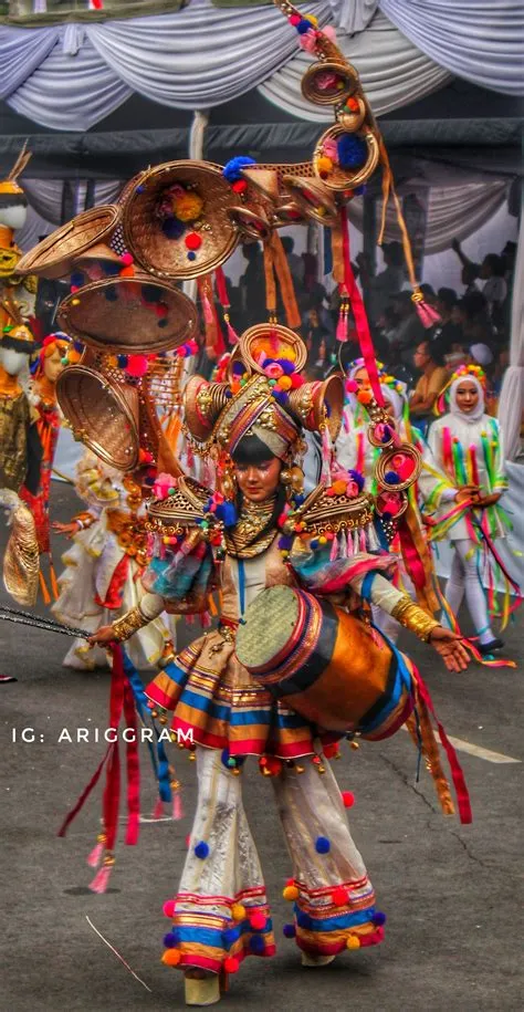 Jember Fashion Carnaval 2019 | Kostum karnaval, Baju tari, Karnaval