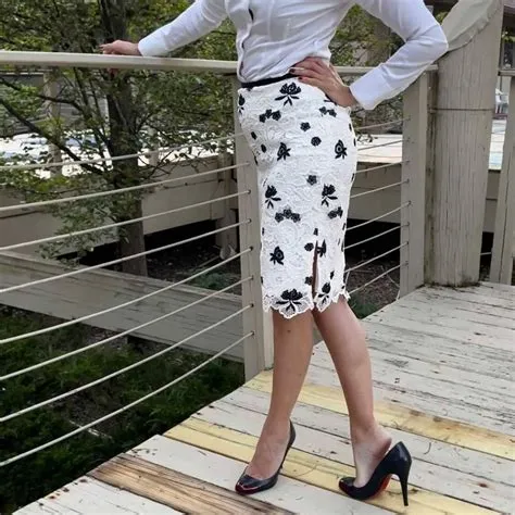 46yo Male on Instagram: “@hergoodtimeinheels” | Asian girl, Fashion, Male