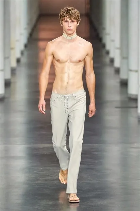 Ludovic de Saint Sernin Spring 2022 Menswear Fashion Show | Vogue Male ...
