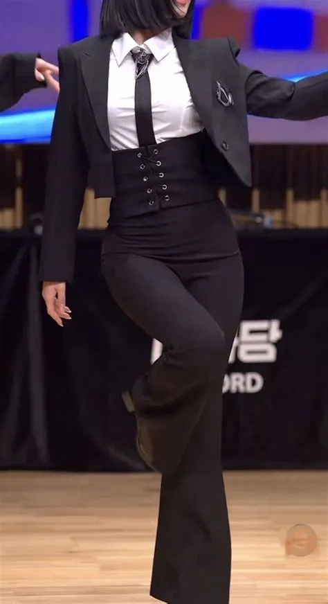 van noelaphantsnoelaphats op clothes | Kleding stijlen, Elegante ...