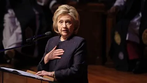 Hillary Clinton's American Airlines plane had mechanical issue