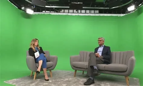 Green Screen vs Blue Screen - A Comparative Study | Broadley