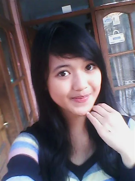 Foto Cewek Cantik Buat Profil Facebook - Sepertiga.com