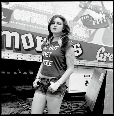 13 Dramatic Pictures Capture The Lives Of Today's Carnival Workers ...